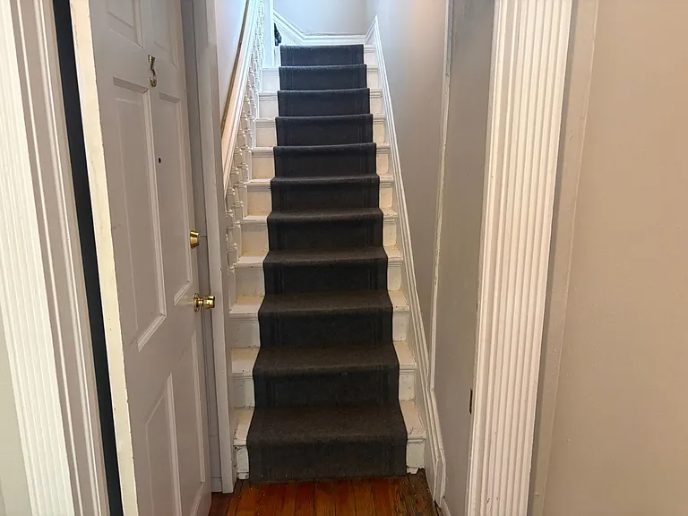 Old Victorian apartments in West Wash Park! — Photo 17