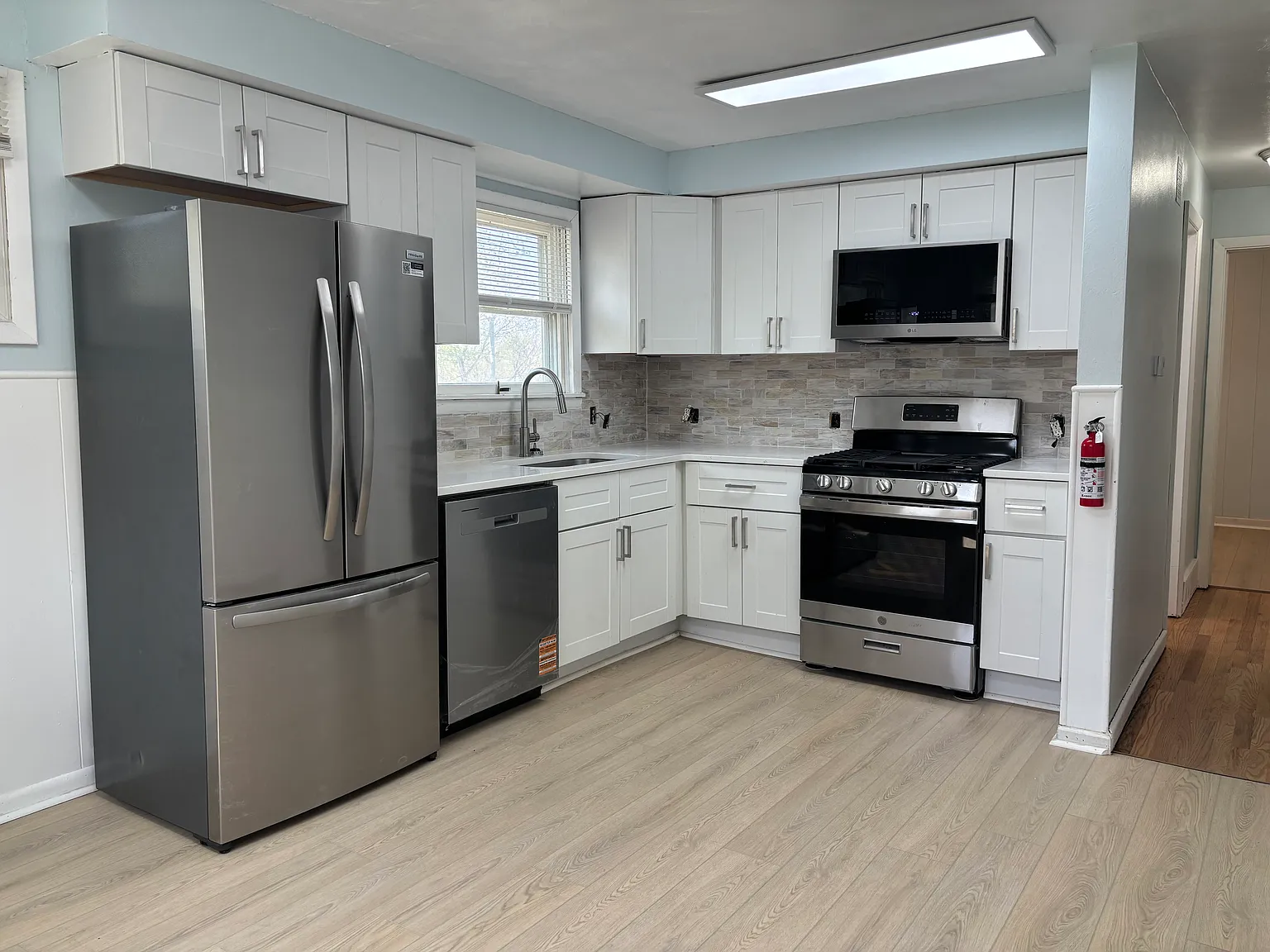 4 bed, 1704 sqft, $2,000 — Photo 2