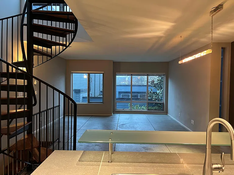 1106 E Howell St #C — Photo 8