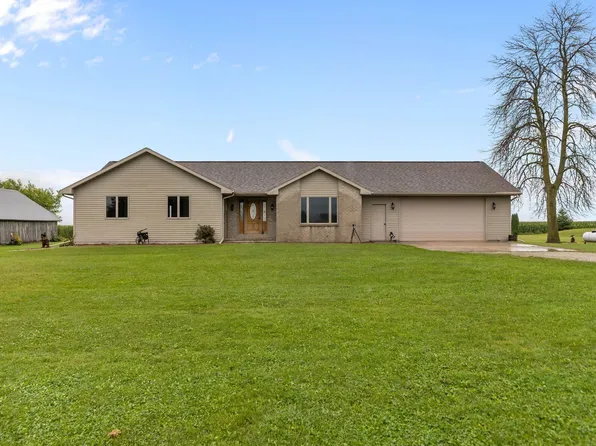 W1879 Plainview Rd, Seymour, WI 54165