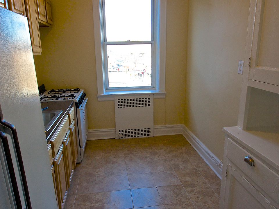 2nd image of 105 Tonnele Ave APT 10