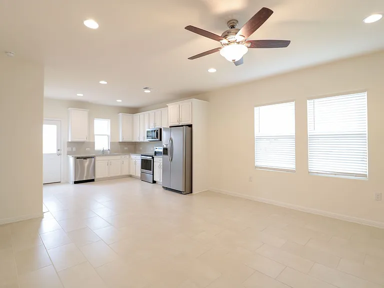 6416 Routenburn St — Photo 5