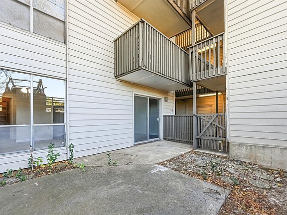 3rd image of 4859 Cedar Springs Rd APT 136