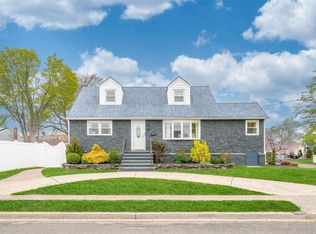 2963 Lynbrook St, Wantagh, NY 11793