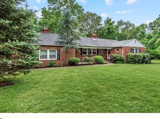 2 Elm St, Mount Holly, NJ 08060