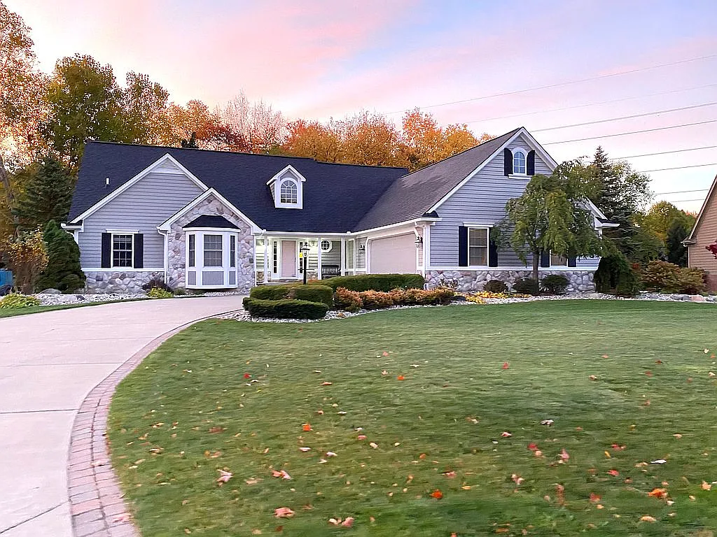 6846 Woodcrest Rdg photo 1