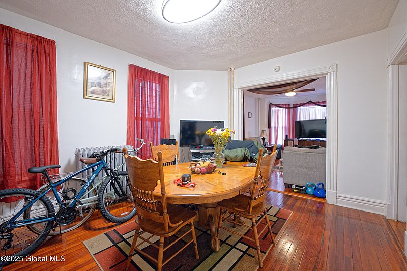 5th image of 447 1st Street