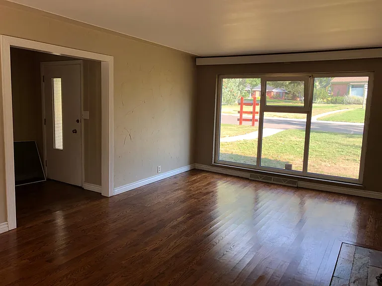7990 Crest Dr — Photo 6