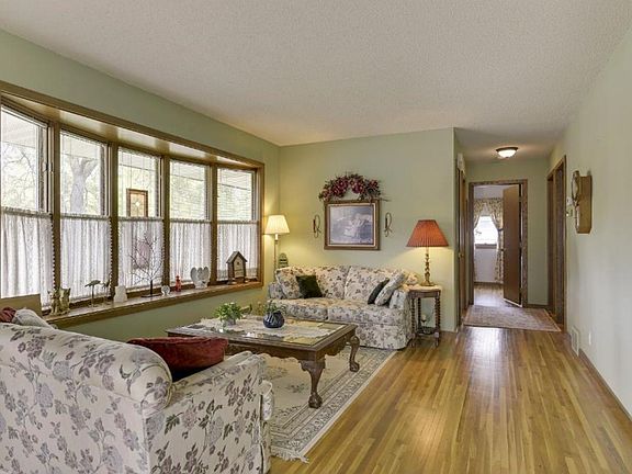 3rd image of 10913 Woody Ln NW