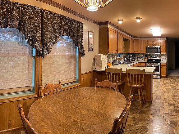 Breakfast Nook/Kitchen