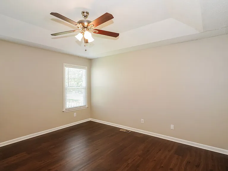 408 Dellwood Dr — Photo 11