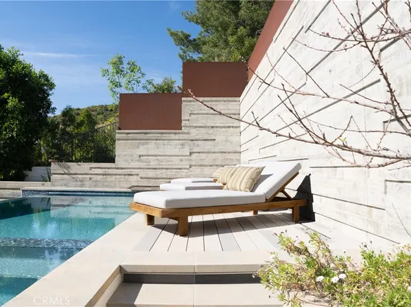 2520 La Condesa Dr, Los Angeles, CA 90049