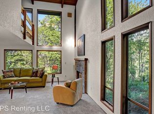 5504 NE 190th St, Kenmore, WA 98028