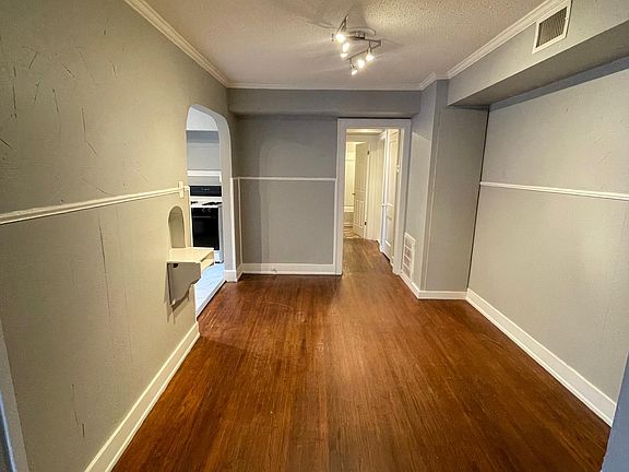 5th image of 2855 E Admiral Ct #1