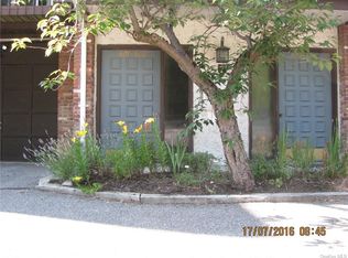 903 Mountainside Dr, Southfields, NY 10975