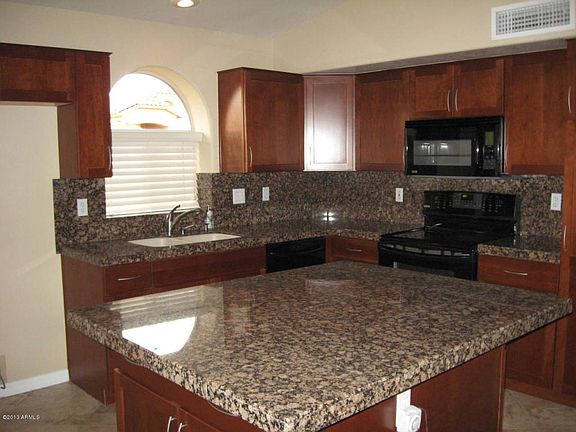 3rd image of 1031 S Brentwood Ct