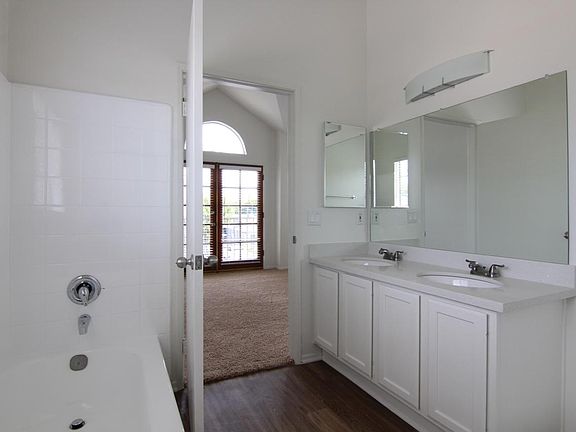 2nd image of 2336 20th St APT 2