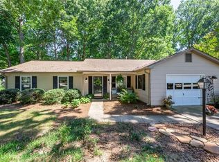 5420 Ropley Dr, Greensboro, NC 27455