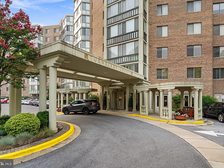 3005 S Leisure World Blvd #211 — Photo 3