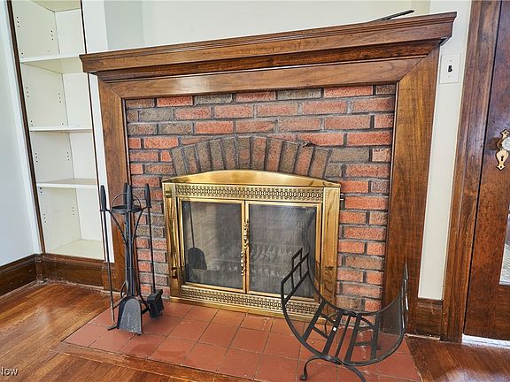 4th image of 227 Kenilworth Dr