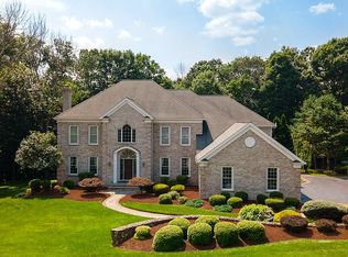 102 Old Tree Farm Ln, Trumbull, CT 06611
