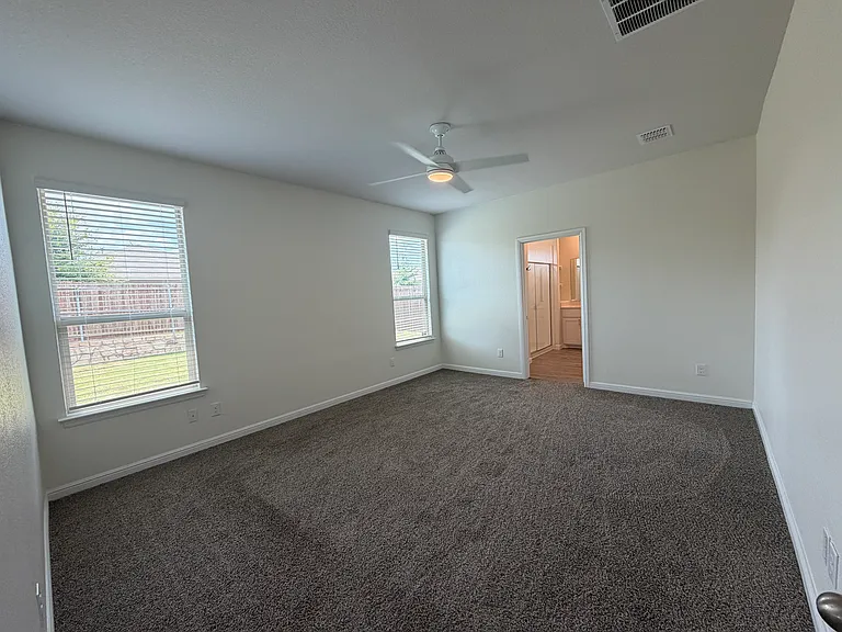 125 Hollytree Ln — Photo 14