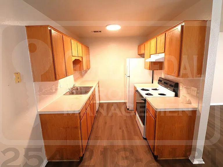 3308 Cantabrian Dr — Photo 6