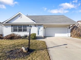 988 Spring Crossing Dr, Middlebury, IN 46540
