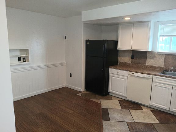 2nd image of 260 W Antelope Dr #24