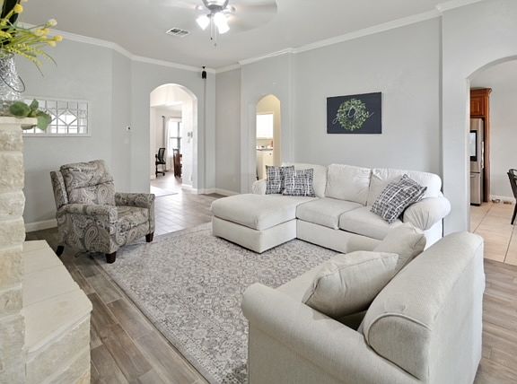 3rd image of 2417 Newark Cir