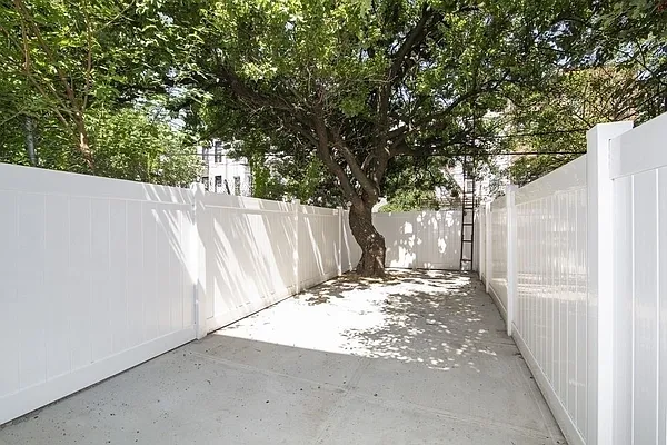 Rented by Ink Realty Services LLC | media 24