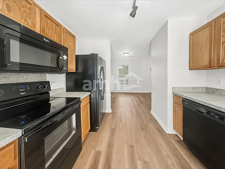 38 Argyle Ct — Photo 3