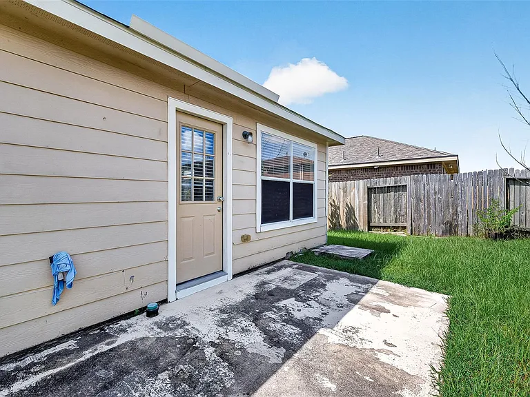10907 Barker Gate Ct — Photo 36