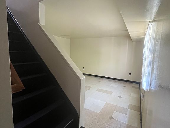 2nd image of 5660 Gardenhill Ln