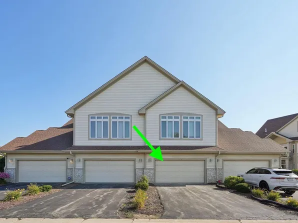 4796 South Lynn DRIVE, New Berlin, WI 53151