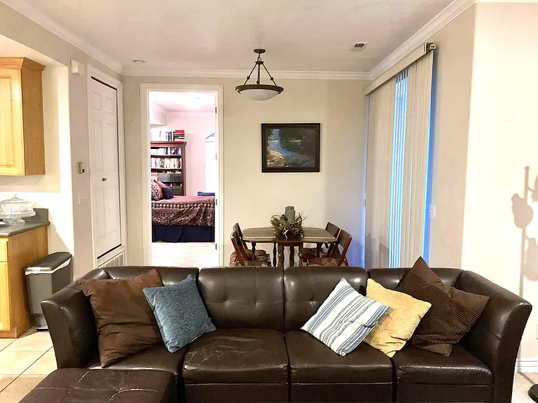 272 W 400 N #207 — Photo 7