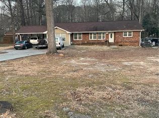 608 Creek View Dr, Lawrenceville, GA 30044