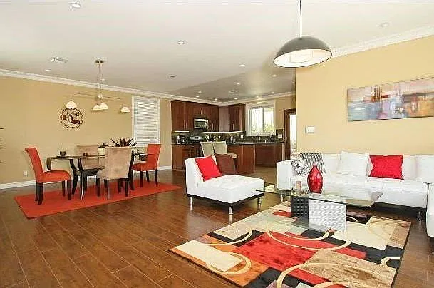 1530 Parmer Ave — Photo 5
