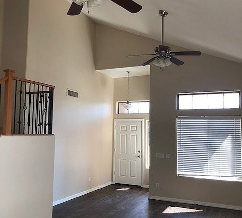 Entrance and living room_10262018