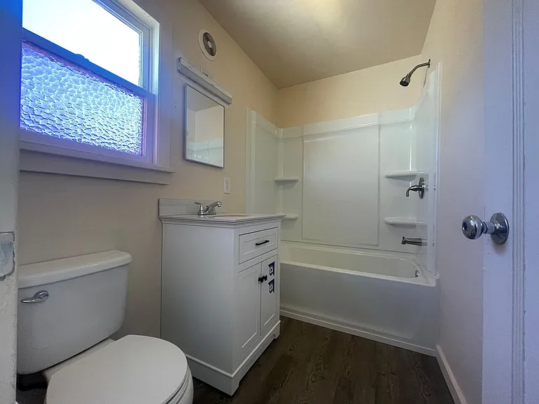 1229 Maple St — Photo 6