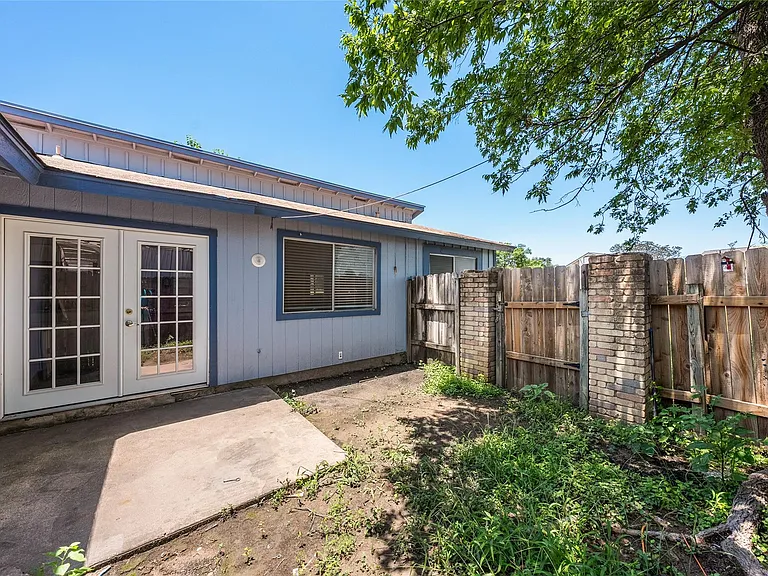 1111 W Rundberg Ln — Photo 13