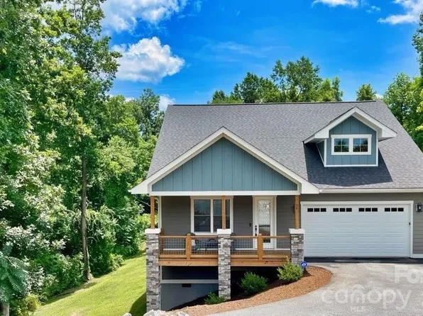 14 Cider Hill Ln, Hendersonville, NC 28792
