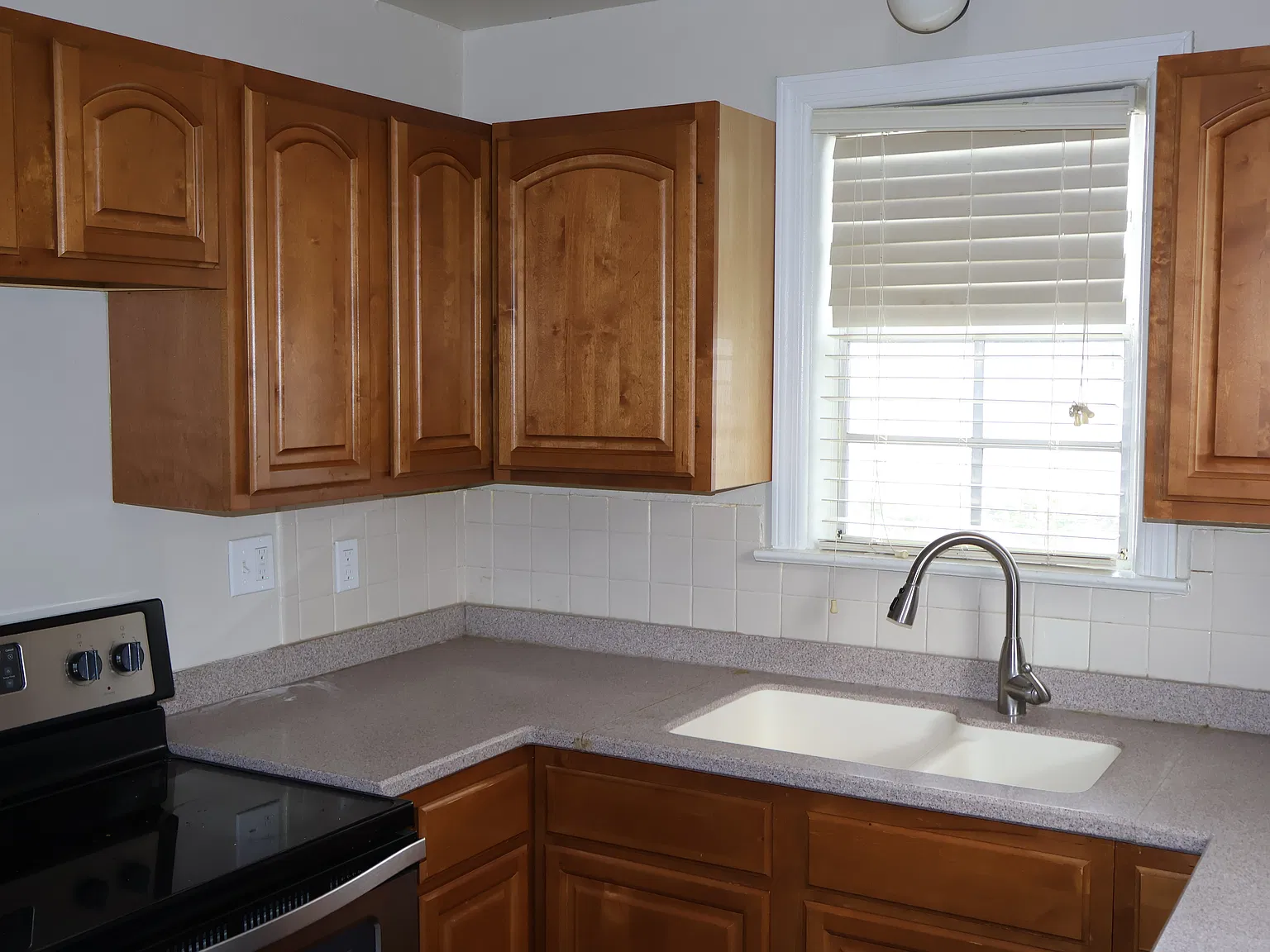 3908 W North B St — Photo 2