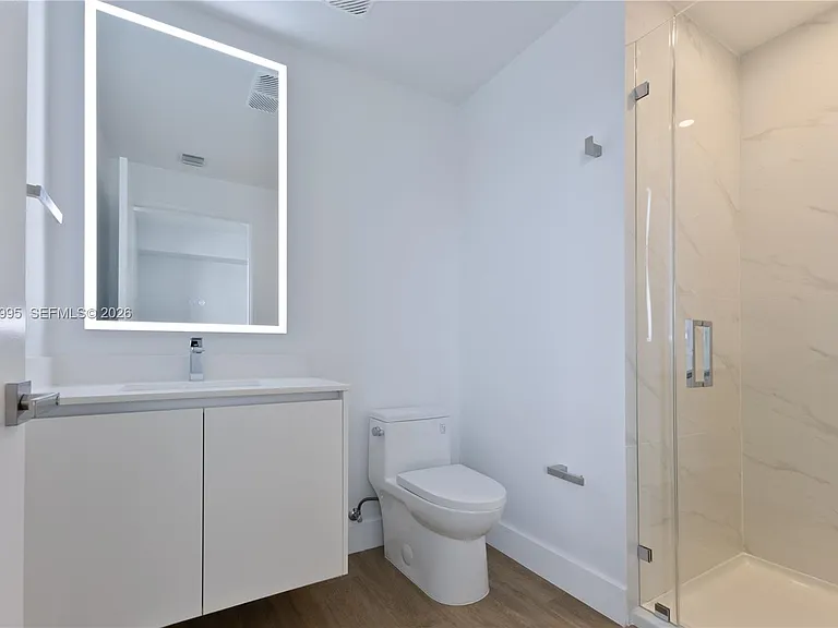 700 NE 24th St #5402 — Photo 33