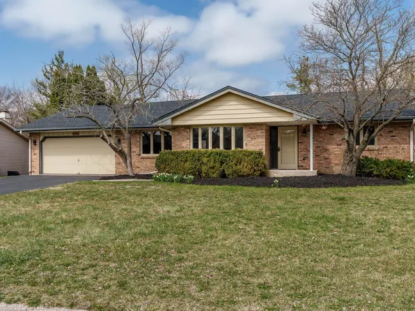 6104 Fireside Dr, Rockford, IL 61114