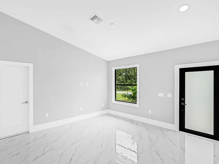633 Windermere Dr — Photo 6