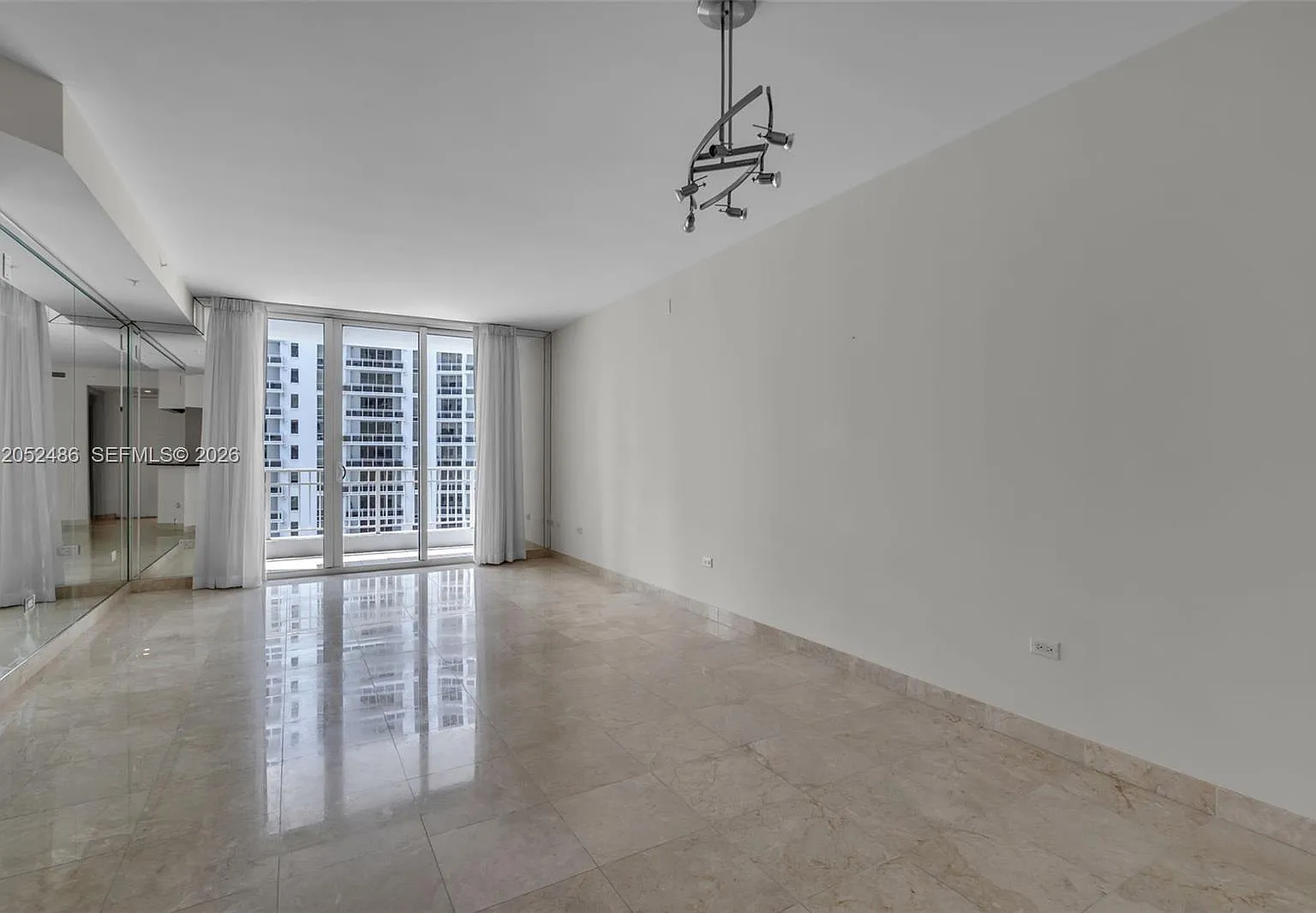 Courts Brickell Key Condo — Photo 3
