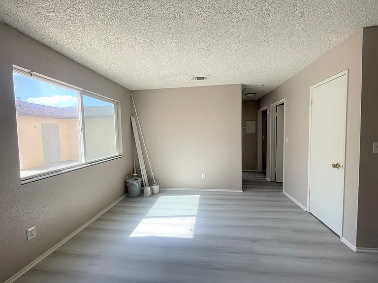 8712 California City Blvd #1-6 — Photo 5