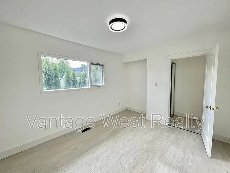 240A Wallace Rd — Photo 22