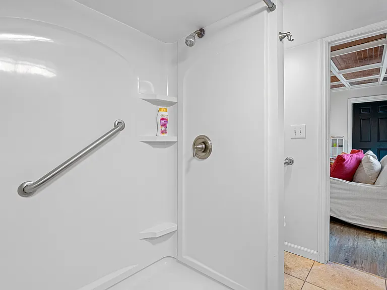 2112 W Hiawatha St #B — Photo 22